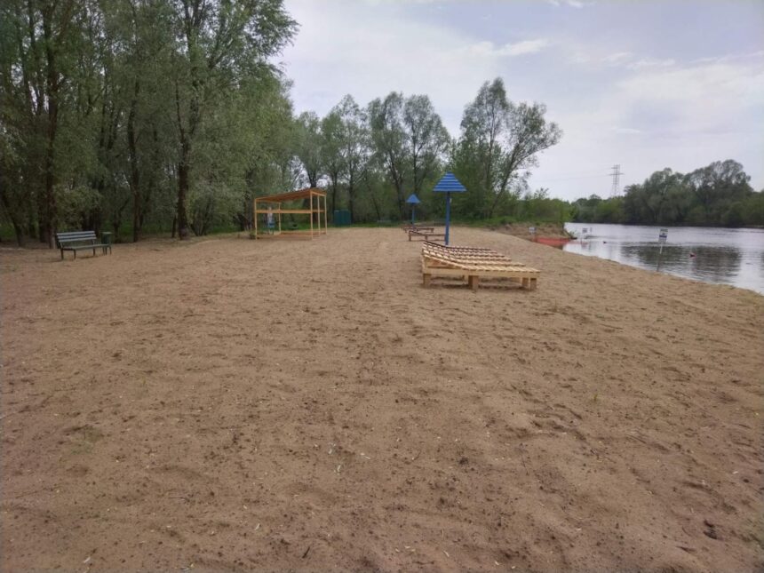«О подготовке к началу купального сезона зон рекреации на территории Кормянского района и о результатах лабораторных исследований  воды из поверхностных водоемов в местах массового отдыха: пляж № 1 на берегу озеро  «Сырское» в г.п.Корма; пляж № 2 на левом берегу реки «Сож» в районе паромной переправы автодороги Корма-Кляпинская Буда; пляж № 3 на правом берегу реки «Сож» в районе аг.Литвиновичи