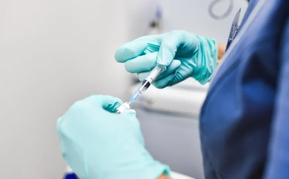 YXJ0aWNsZXMvaW1hZ2UvMjAyNS8xMC9oaW1raS5qcGVn О вакцинации против гриппа и инфекции COVID-19